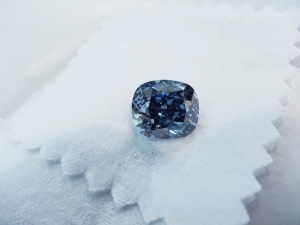 The Blue Moon Diamond.