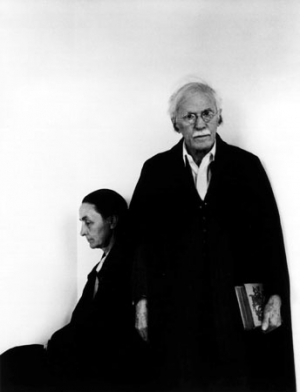 Alfred Stieglitz and his wife, Georgia O&#039;Keeffe, 1944. 