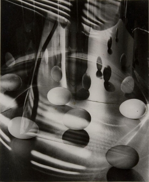 Carlotta Corpron&#039;s &#039;Eggs Encircled,&#039; 1948.