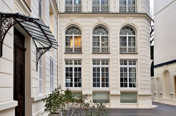 Musée des Lettres et Manuscrits, Paris.