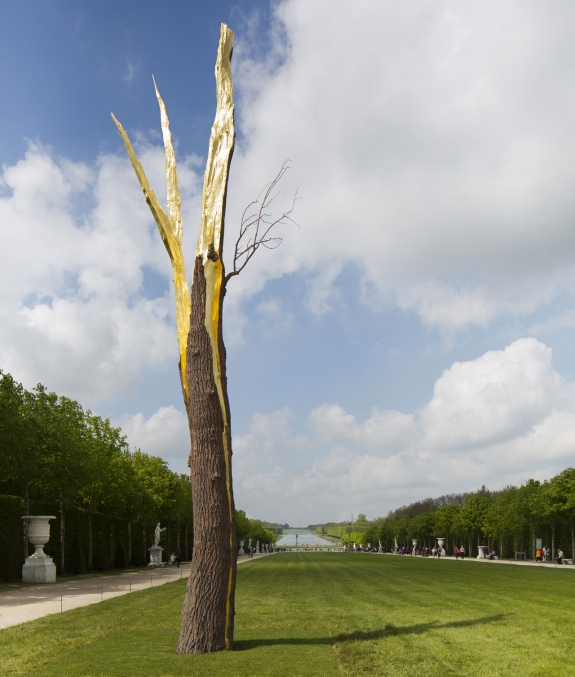 Giuseppe Penone&#039;s &#039;Albero Folgorato&#039; at Versailles.