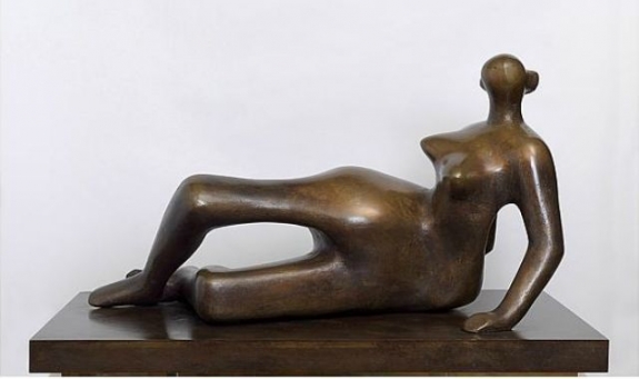 Henry Moore&#039;s &#039;Reclining Figure Distorted,&#039; 1979-80.