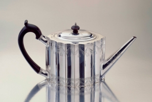 Paul Revere&#039;s teapot (early 1790s).