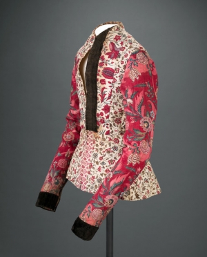 A 1700s jacket of India cotton, pieced from several chintz patterns, from the Eecen-van Setten collection.